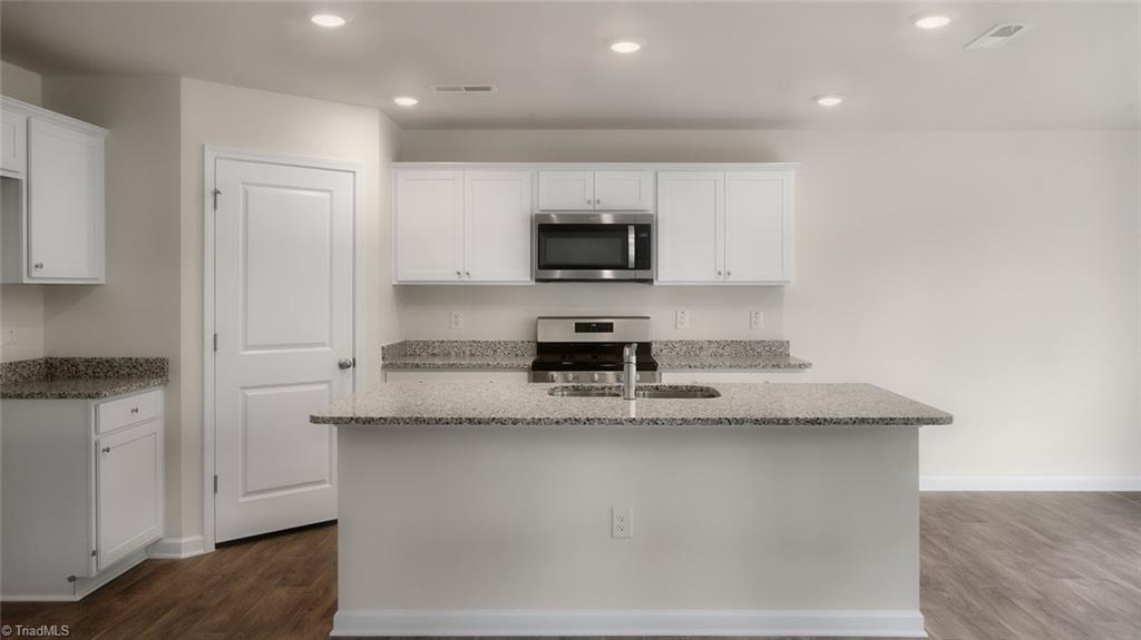 6633 Capstone Court Rural Hall, NC 27045 - Photo 7 of 29