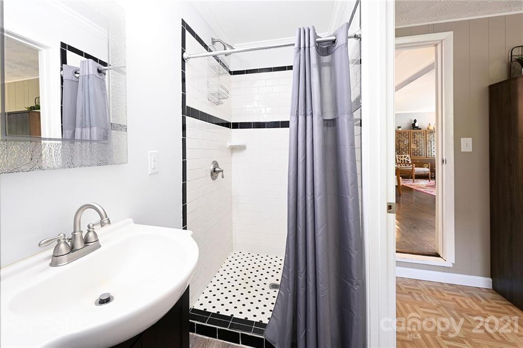 38 Reese Road Asheville, NC 28805 - Photo 18 of 33 Gallery Image 18
