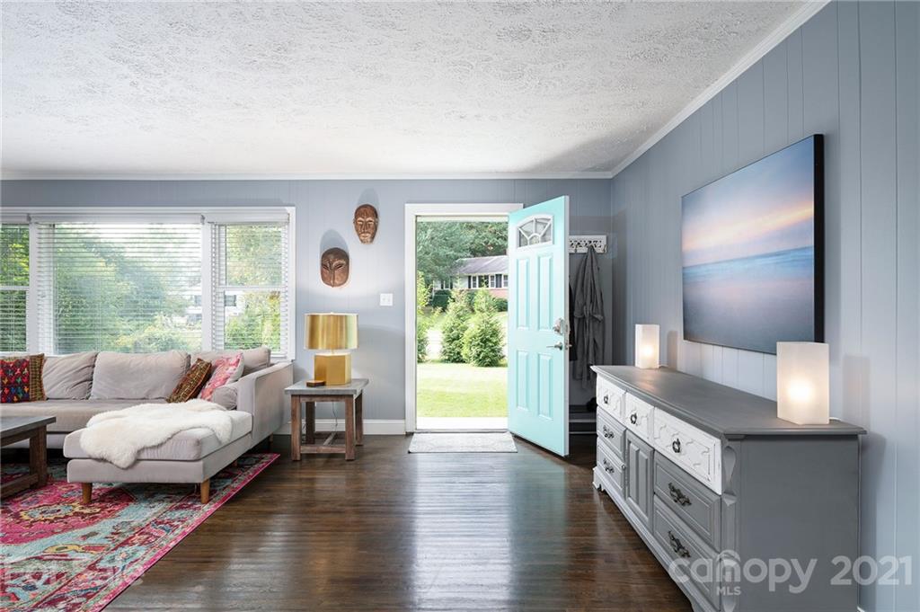 38 Reese Road Asheville, NC 28805 - Photo 4 of 33 Gallery Image 4