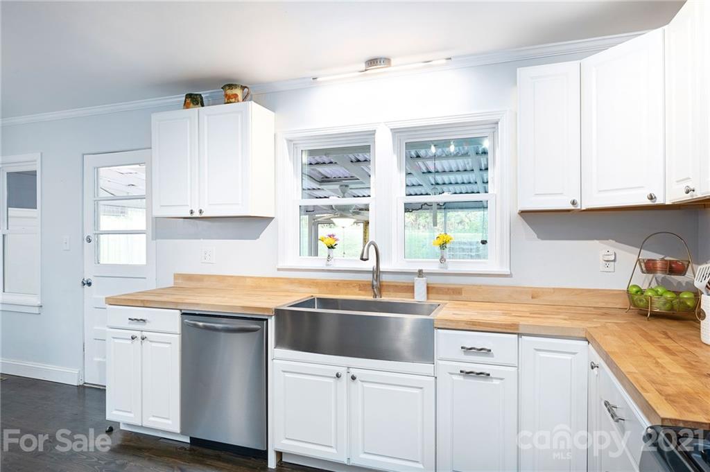 38 Reese Road Asheville, NC 28805 - Photo 10 of 33 Gallery Image 10