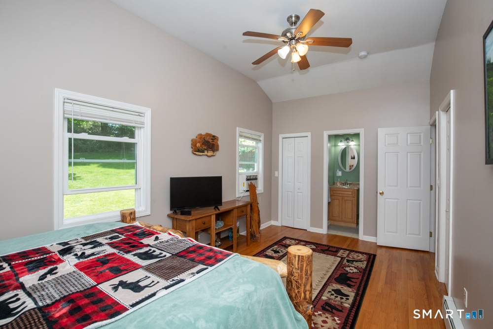 154 Meeting House Hill Road Durham, CT 06422 - Photo 16 of 37 Primary bedroom