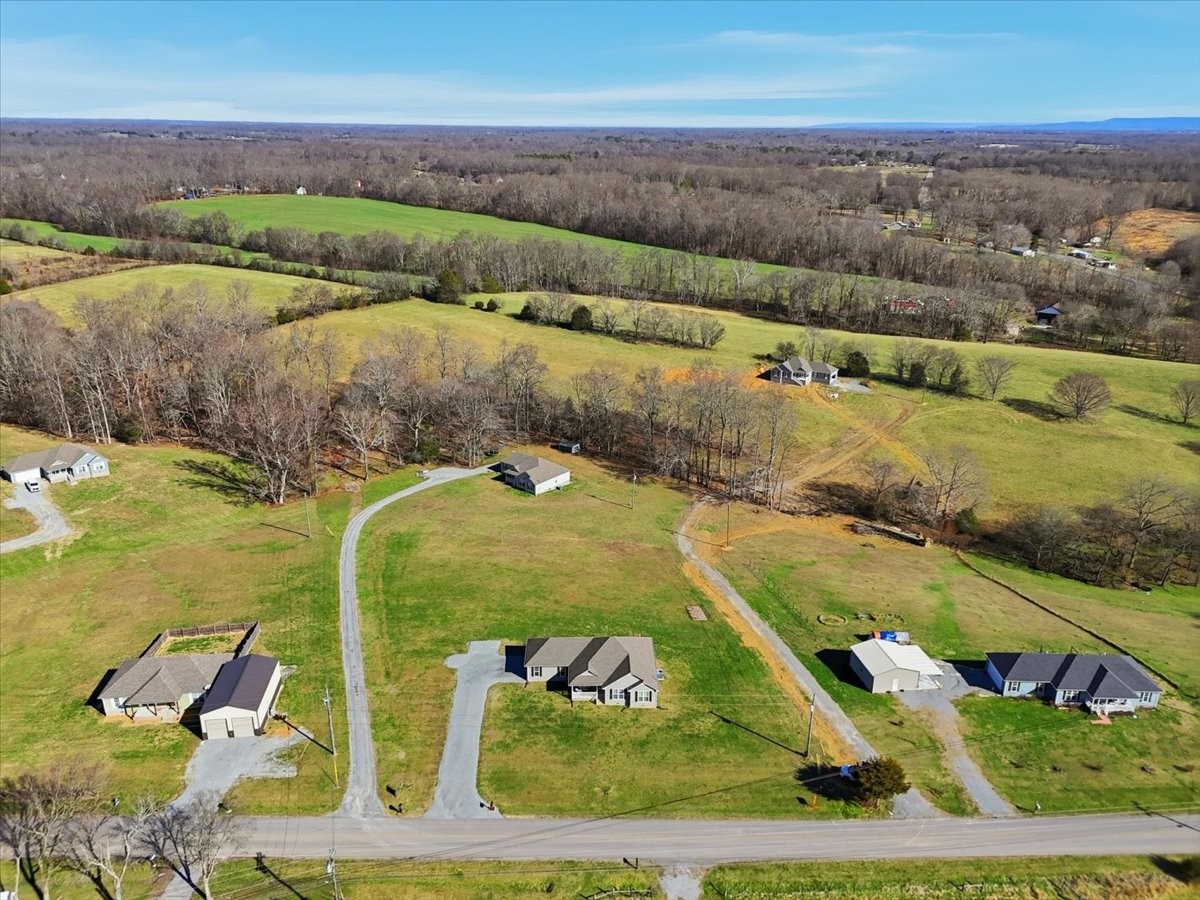 186 L Mitchell Road Flintville, TN 37335 - Photo 38 of 40 an aerial view of a residential houses with outdoor space