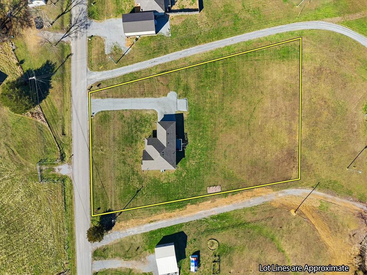 186 L Mitchell Road Flintville, TN 37335 - Photo 39 of 40 a bathroom with a shower