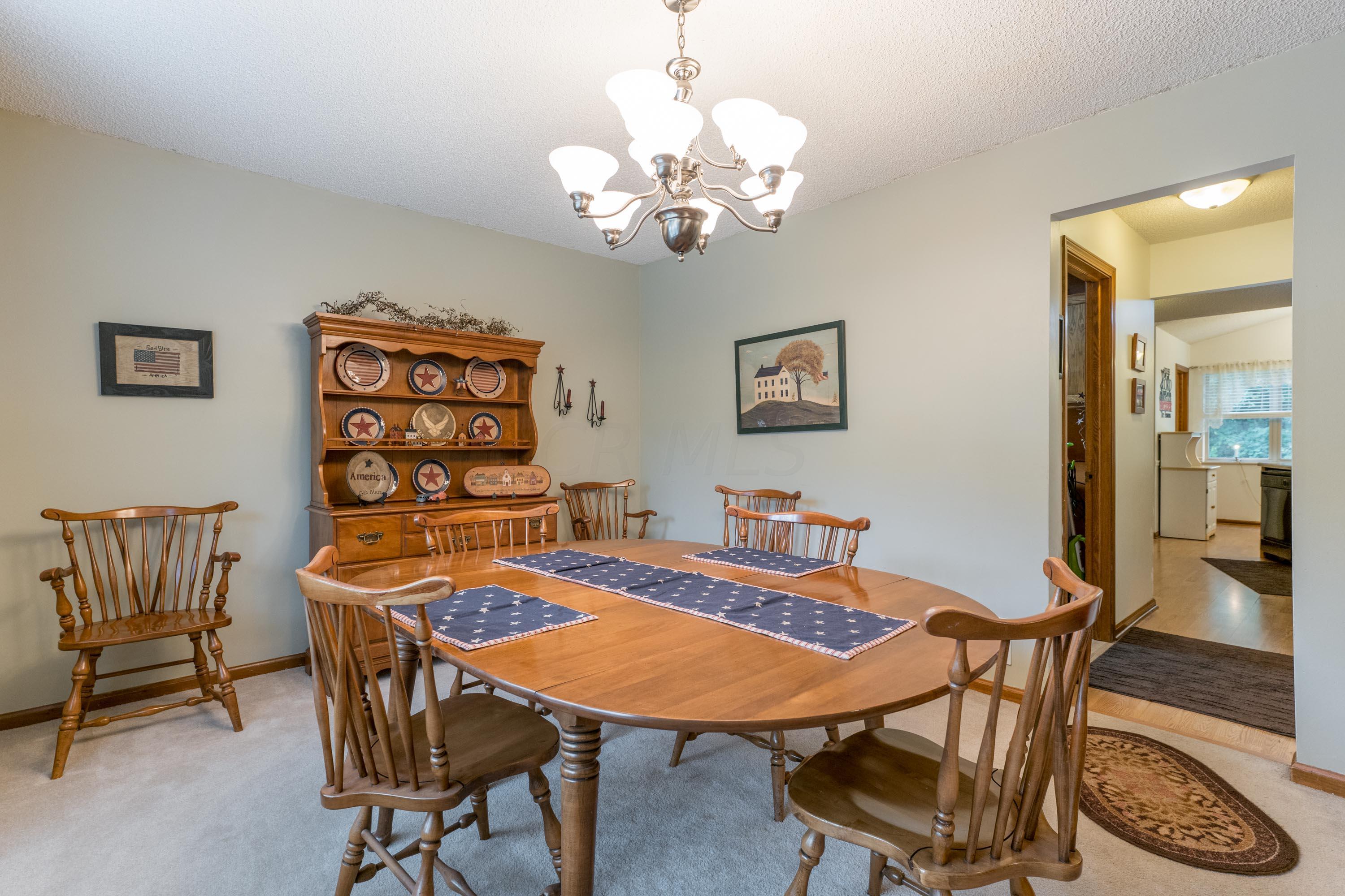 664 Ridenour Road Columbus, OH 43230 - Photo 24 of 77 021P1703922