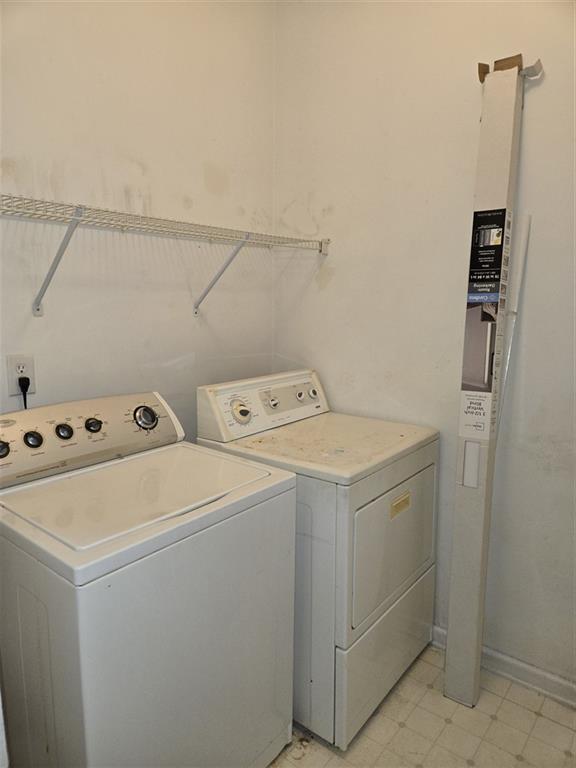 1558 Silver Ridge Drive Southwest Austell, GA 30106 - Photo 11 of 24 a utility room with dryer and washer