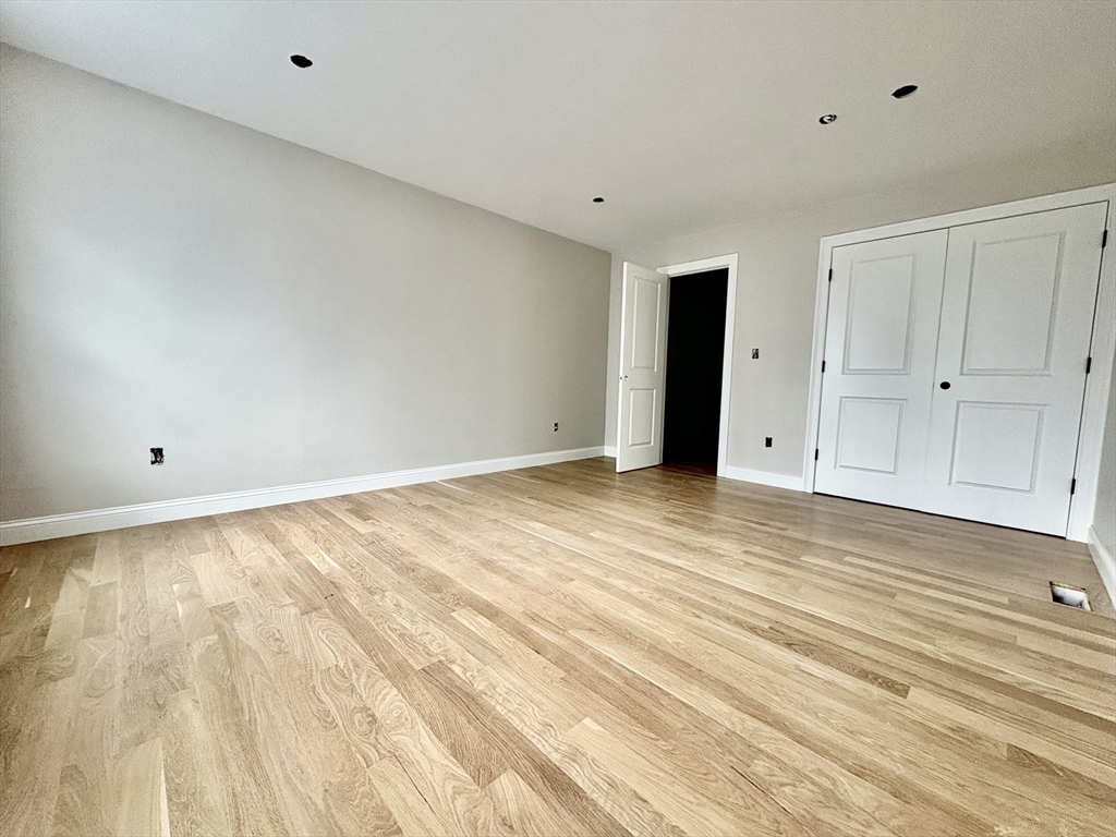 11 Beverly Road Billerica, MA 01821 - Photo 9 of 21 Gallery Image 9