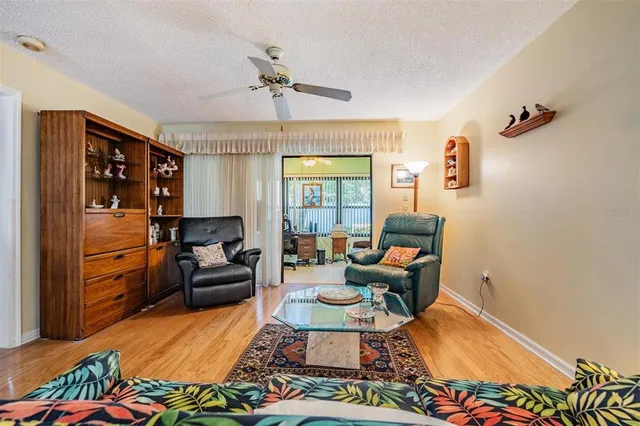 $214,999 | 2020 Lakeview Drive, Unit 102, Clearwater, FL 33763