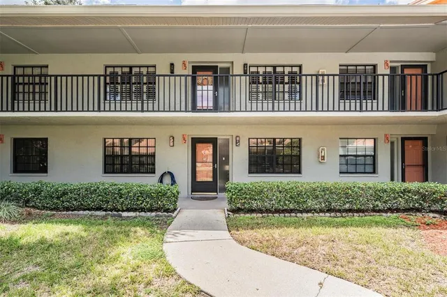 $214,999 | 2020 Lakeview Drive, Unit 102, Clearwater, FL 33763