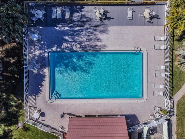 $214,999 | 2020 Lakeview Drive, Unit 102, Clearwater, FL 33763