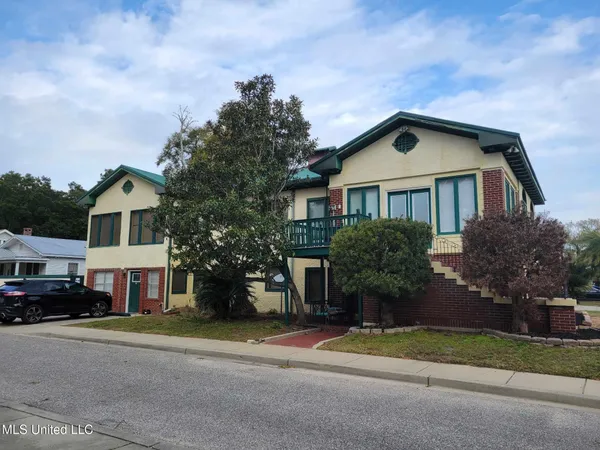 $2,500 | 133 Hopkins Boulevard, Unit A, Biloxi, MS 39530