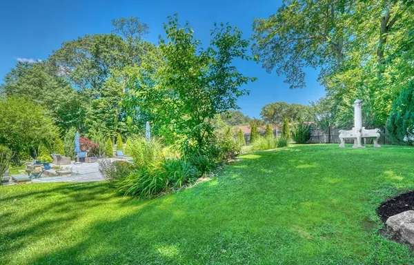 $1,950,000 | 65 Sherburne Road South, Lexington, MA 02421