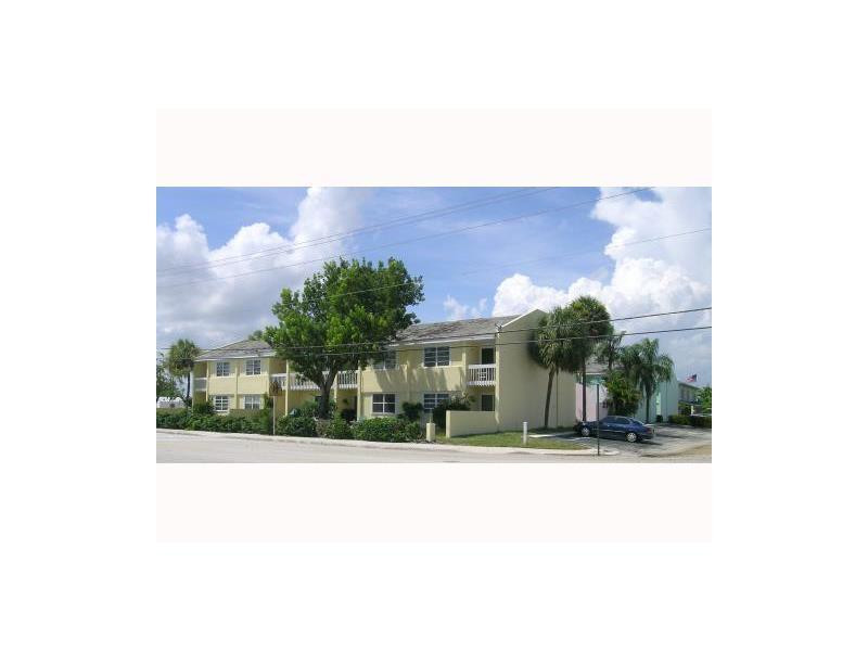 2131 East Sample Road, Unit 3612 Lighthouse Point, FL 33064 - Photo 2 of 10 Exterior Front