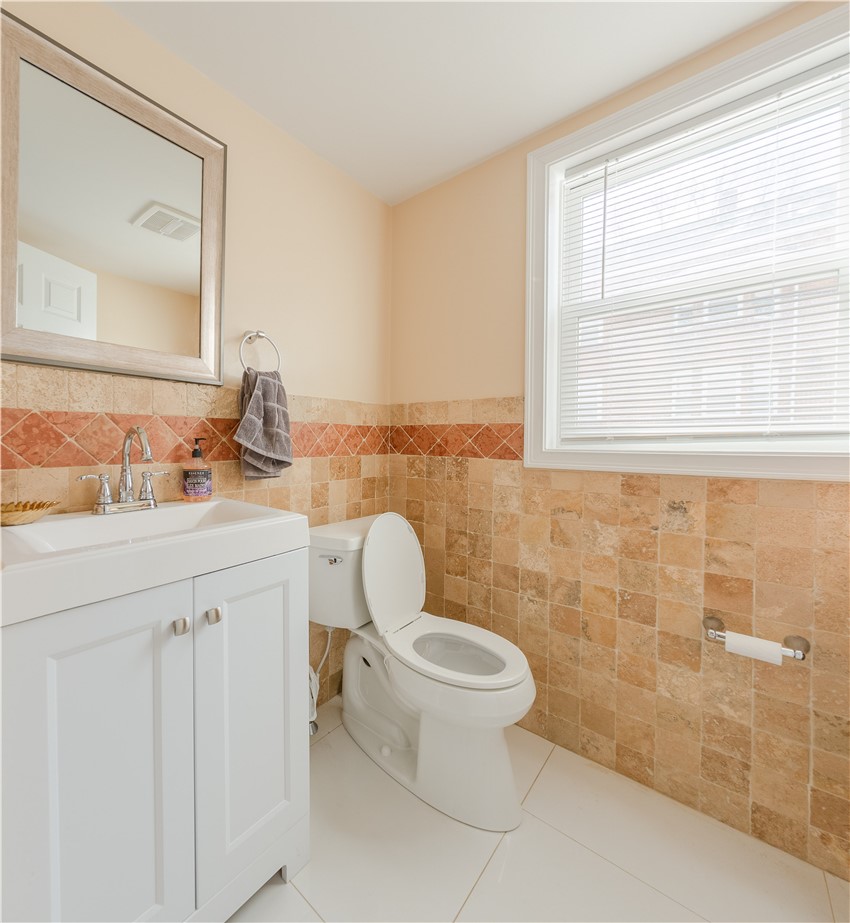 74 Pitman Street Providence, RI 02906 - Photo 15 of 18