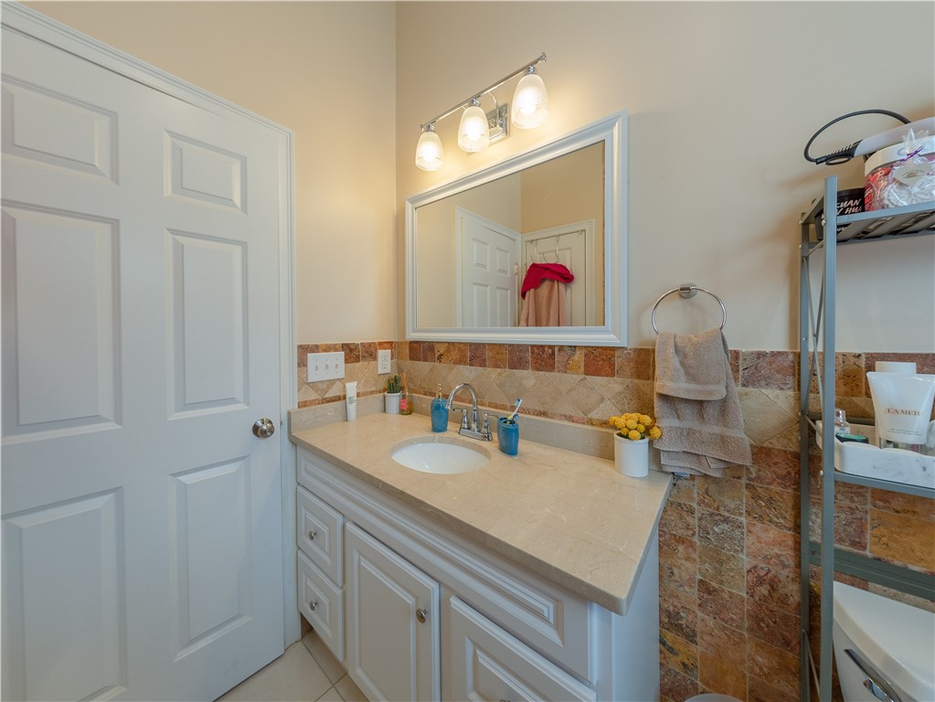 74 Pitman Street Providence, RI 02906 - Photo 8 of 18