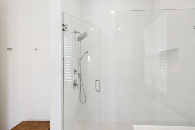 a view of livingroom with furniture and windows