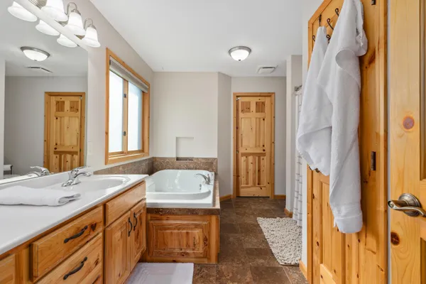 $639,999 | 5586 White Pine Drive, Unit 20, Pequot Lakes, MN 56472