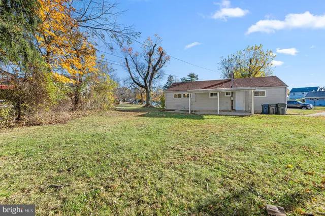 a house view with garden space