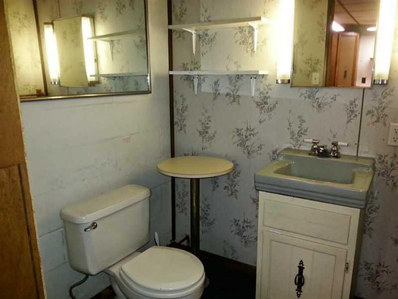 209 Furnace Run Road Freeport, PA 16229 - Photo 17 of 24 Full Bath.