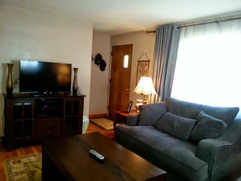 209 Furnace Run Road Freeport, PA 16229 - Photo 5 of 24 Living Room.
