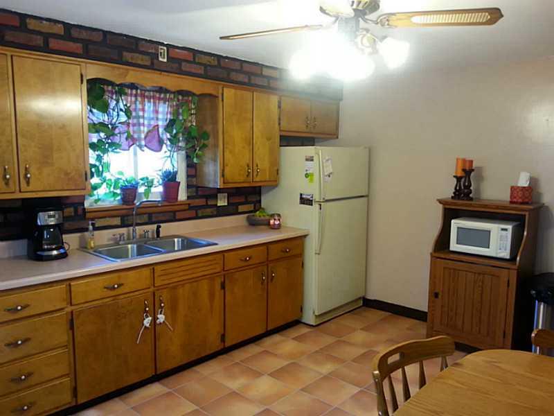 209 Furnace Run Road Freeport, PA 16229 - Photo 8 of 24 Kitchen.