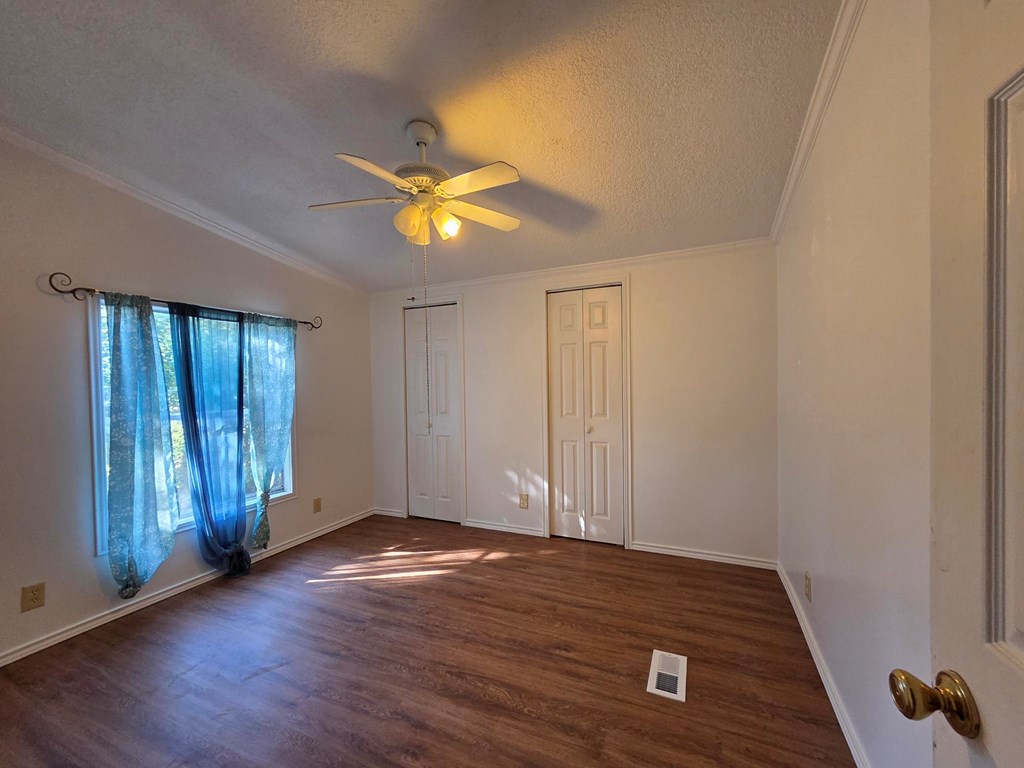 1723 Scott Road Kerrville, TX 78028 - Photo 13 of 25