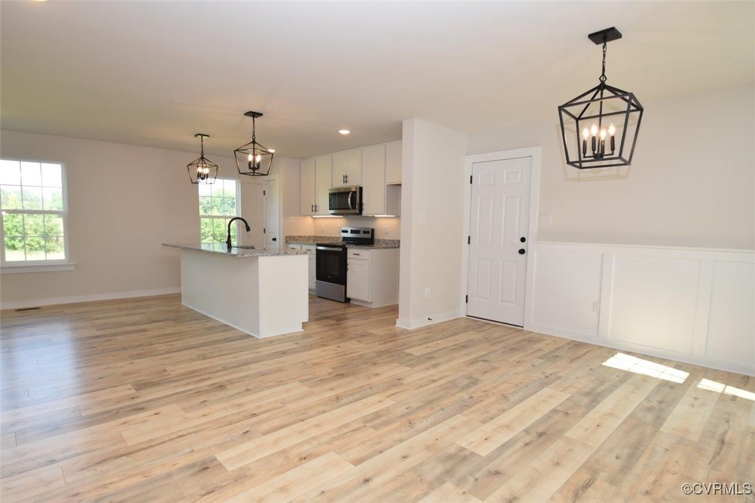 8729 Carters Mill Road Henrico, VA 23231 - Photo 29 of 33 Kitchen with stainless steel appliances, decorativ
