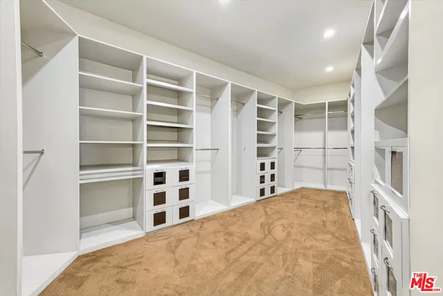 a close view of sink and tap