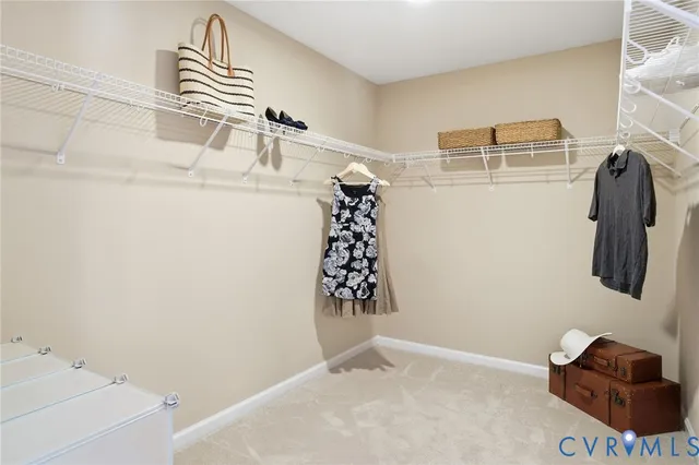 a view of entryway with elevator