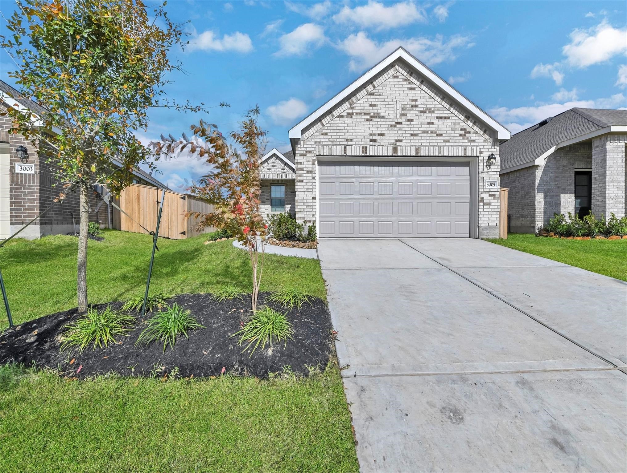 3005 Marble Rise Trail Kingwood, TX 77365 - Photo 2 of 28