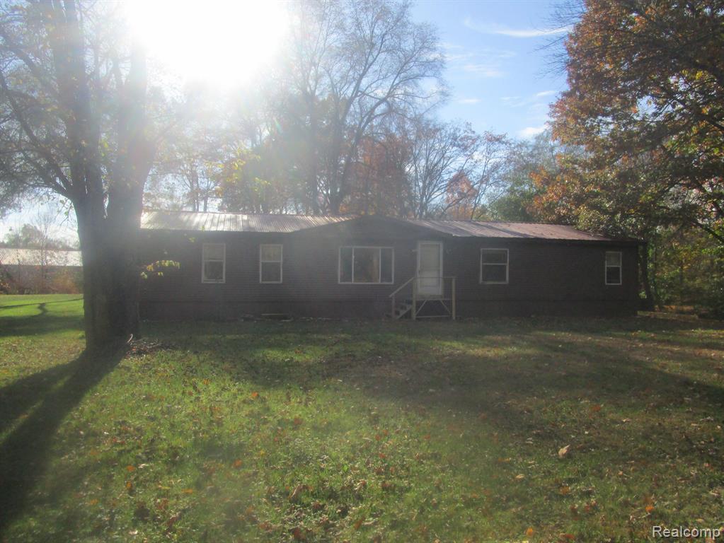 6368 Johnson Road Flushing, MI 48433 - Photo 4 of 14