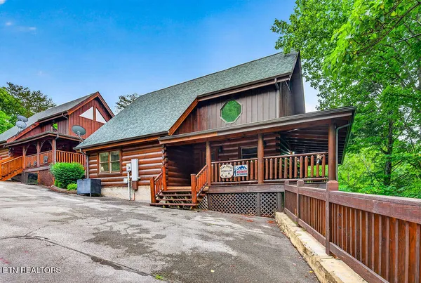 $575,000 | 2024 Bear Haven Way, Sevierville, TN 37876
