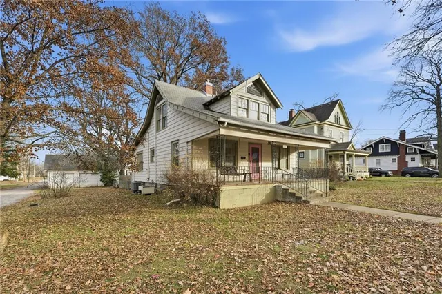 $199,900 | 409 North Delaware Street, Butler, MO 64730