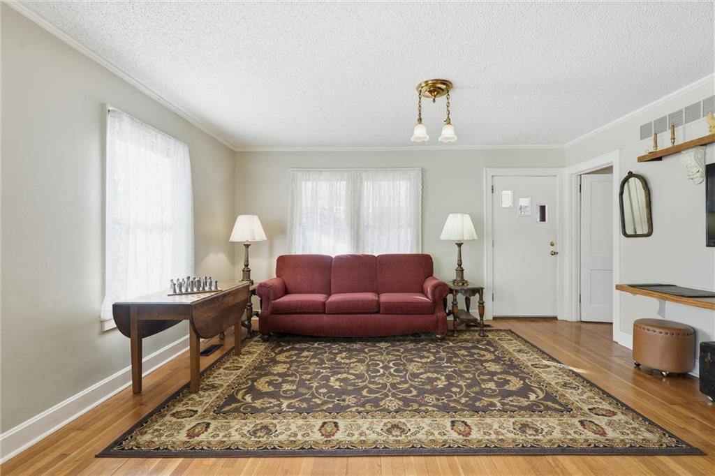 409 North Delaware Street Butler, MO 64730 - Photo 4 of 35