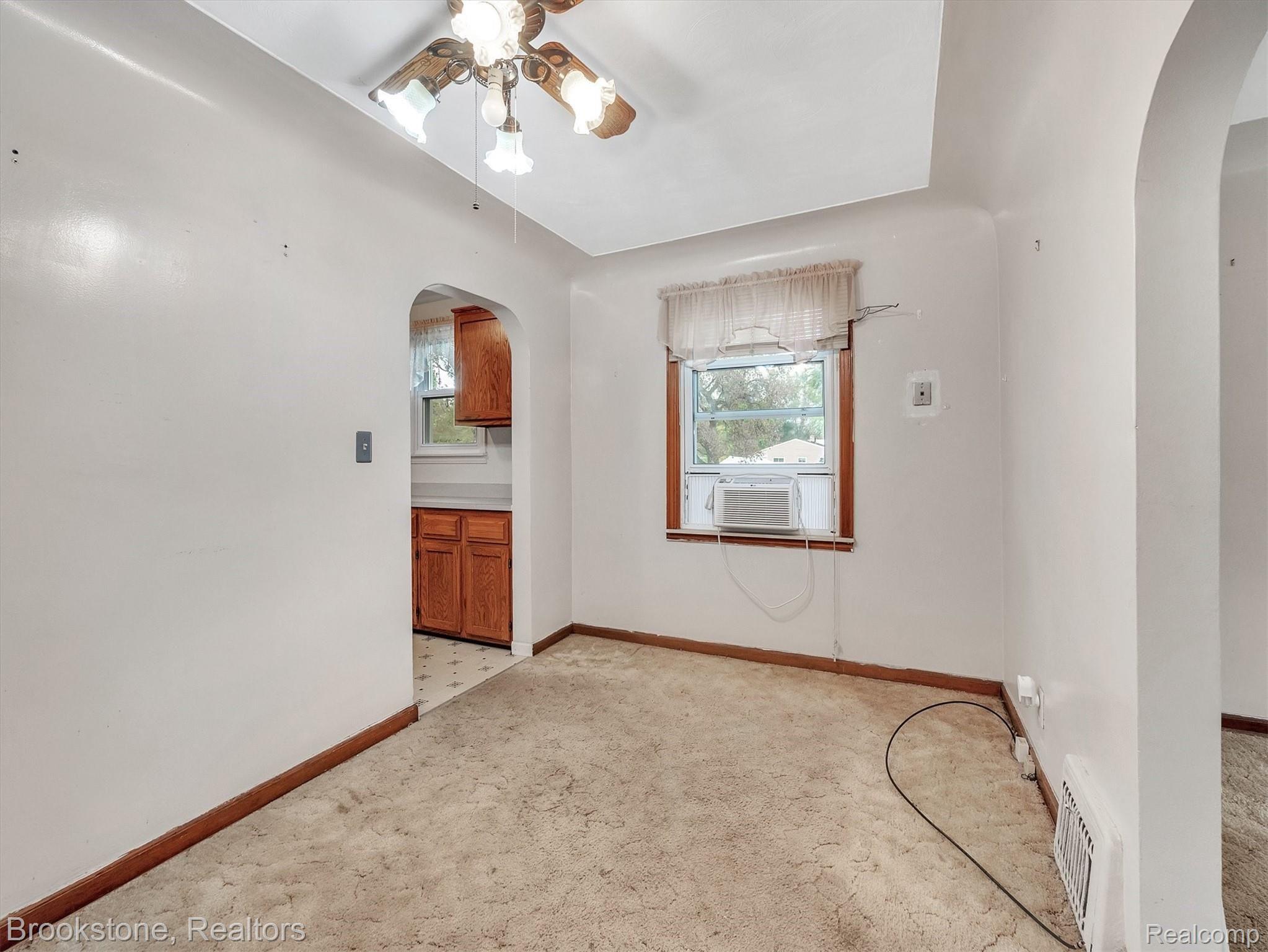 2820 Grant Road Rochester, MI 48309 - Photo 10 of 55 10-2820 Grant Rd-windowstill-realestate-photography-10.jpg