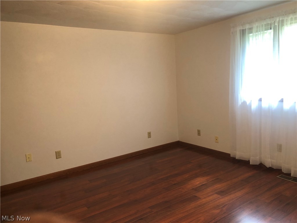 63333 Johnson North Road Bethesda, OH 43719 - Photo 15 of 35 Master bedroom- all rooms with many convenient outlets