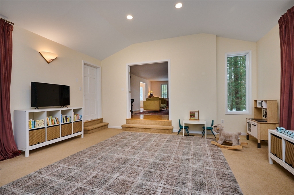 12 Kettle Pond Road Amherst, MA 01002 - Photo 14 of 42