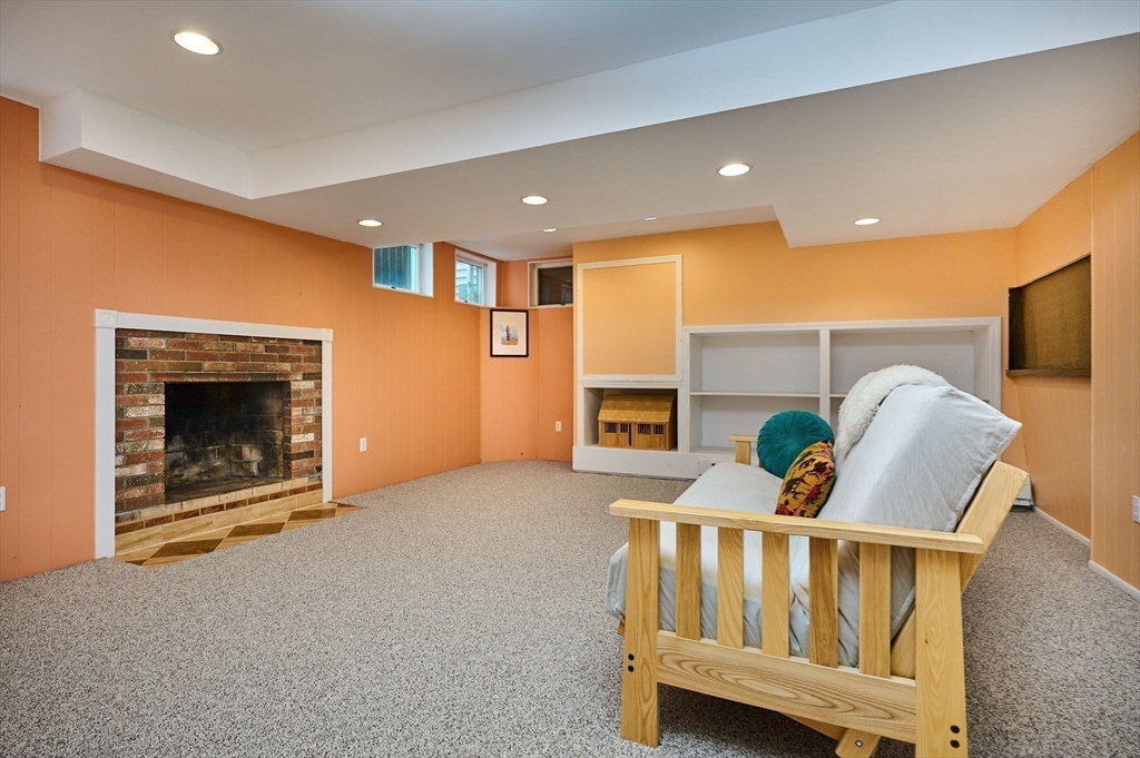 12 Kettle Pond Road Amherst, MA 01002 - Photo 34 of 42