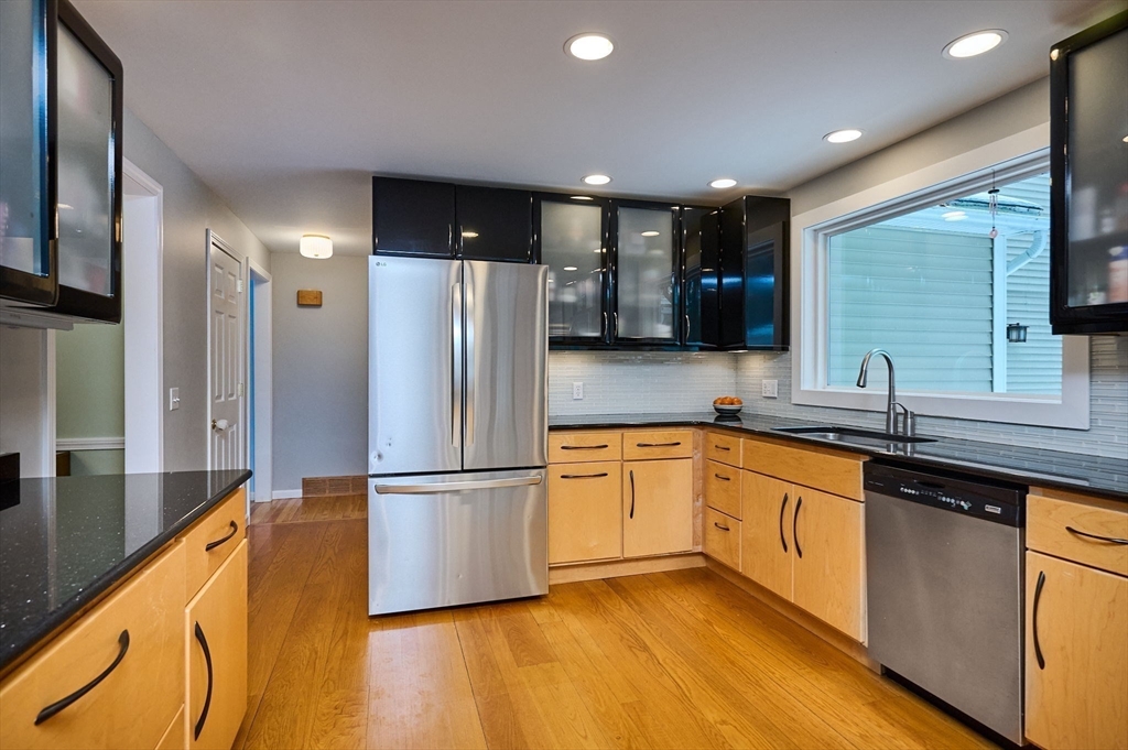 12 Kettle Pond Road Amherst, MA 01002 - Photo 6 of 42