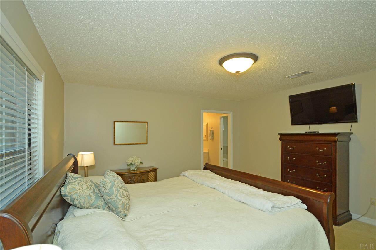 5156 Rowe Trail Pace, FL 32571 - Photo 33 of 43 Gallery Image 33