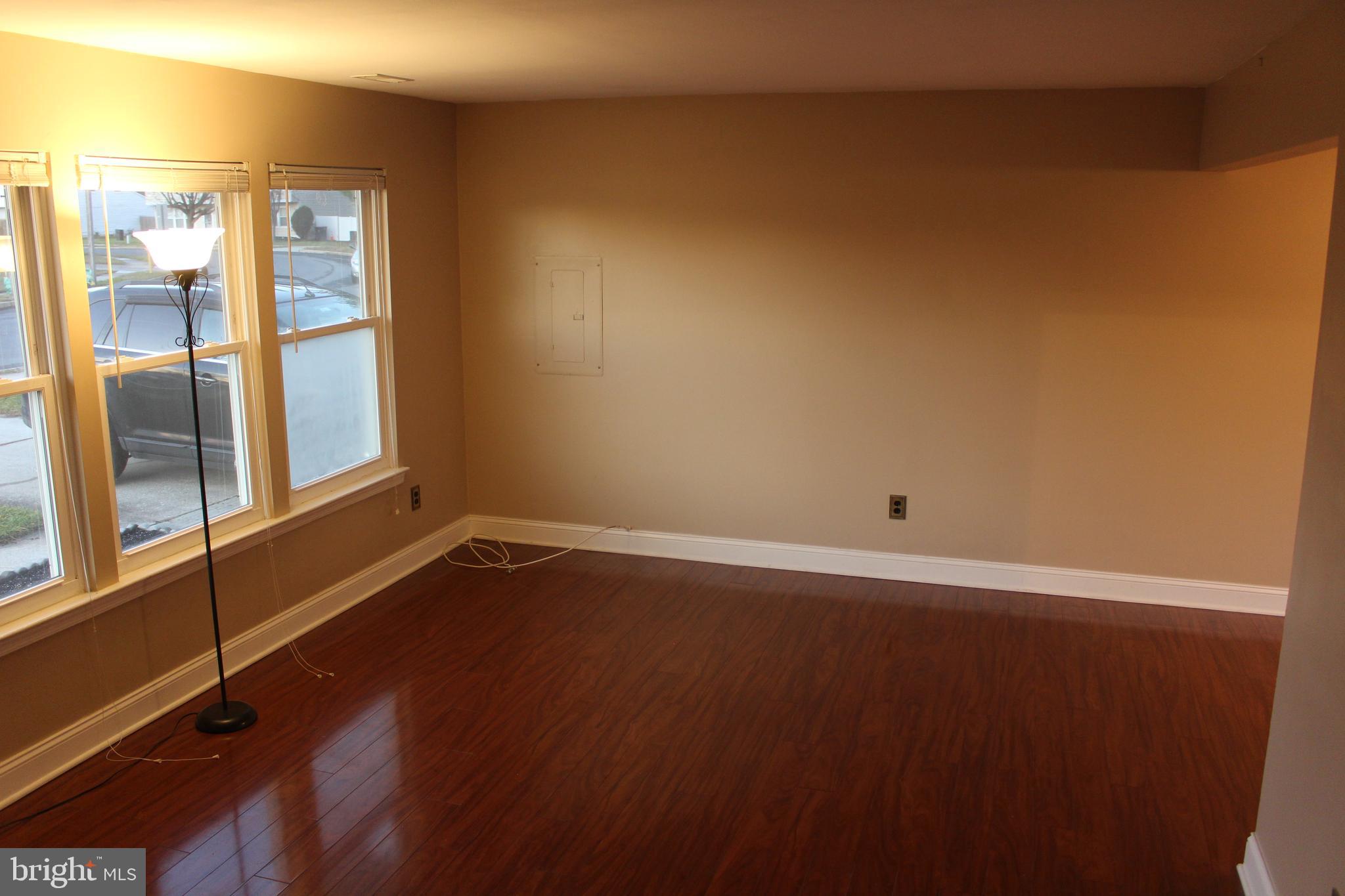 98 Farmhouse Road Sicklerville, NJ 08081 - Photo 2 of 21