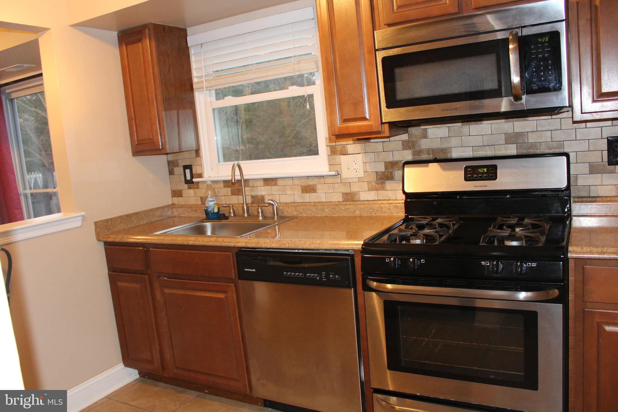 98 Farmhouse Road Sicklerville, NJ 08081 - Photo 5 of 21