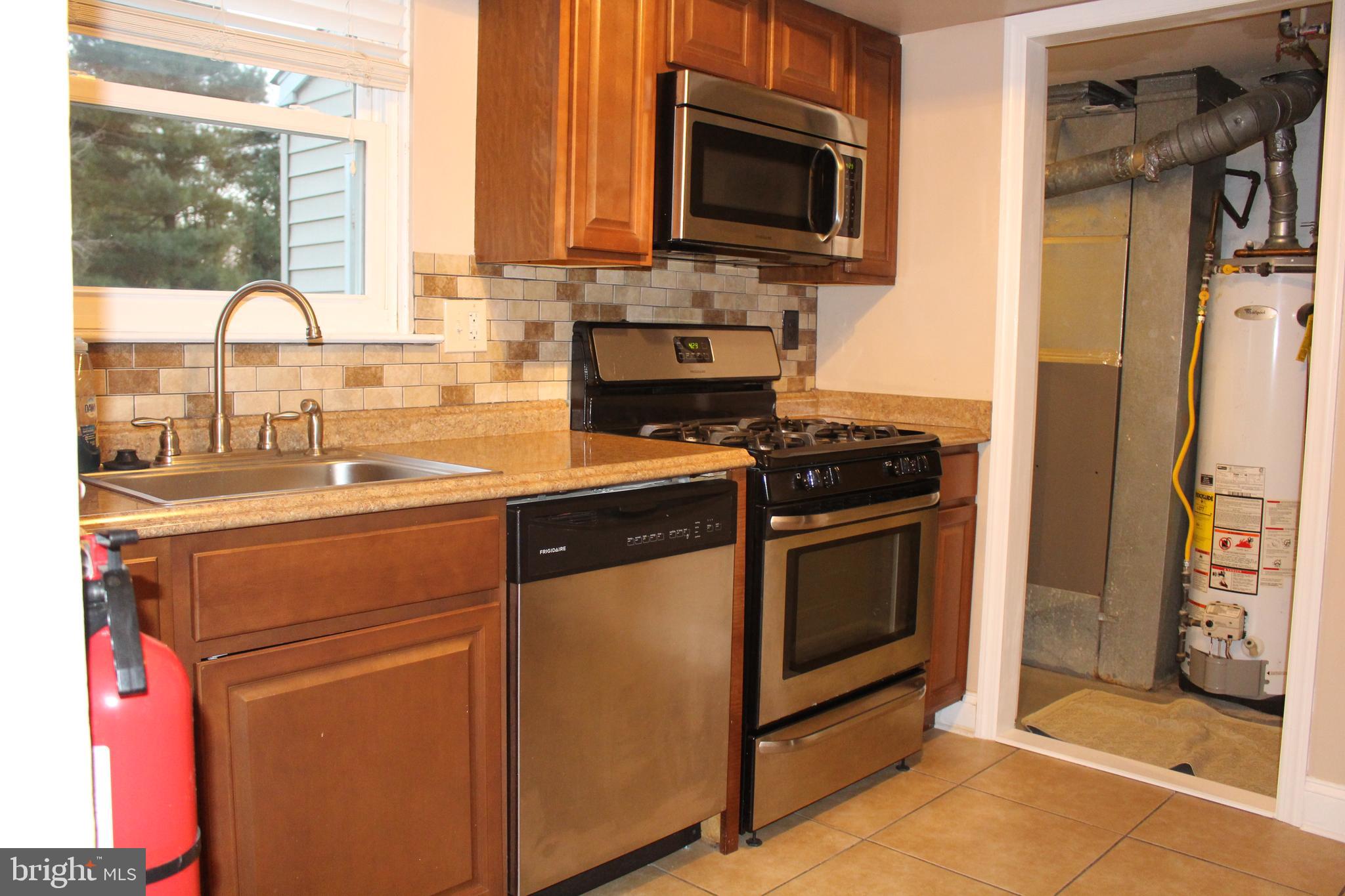 98 Farmhouse Road Sicklerville, NJ 08081 - Photo 7 of 21