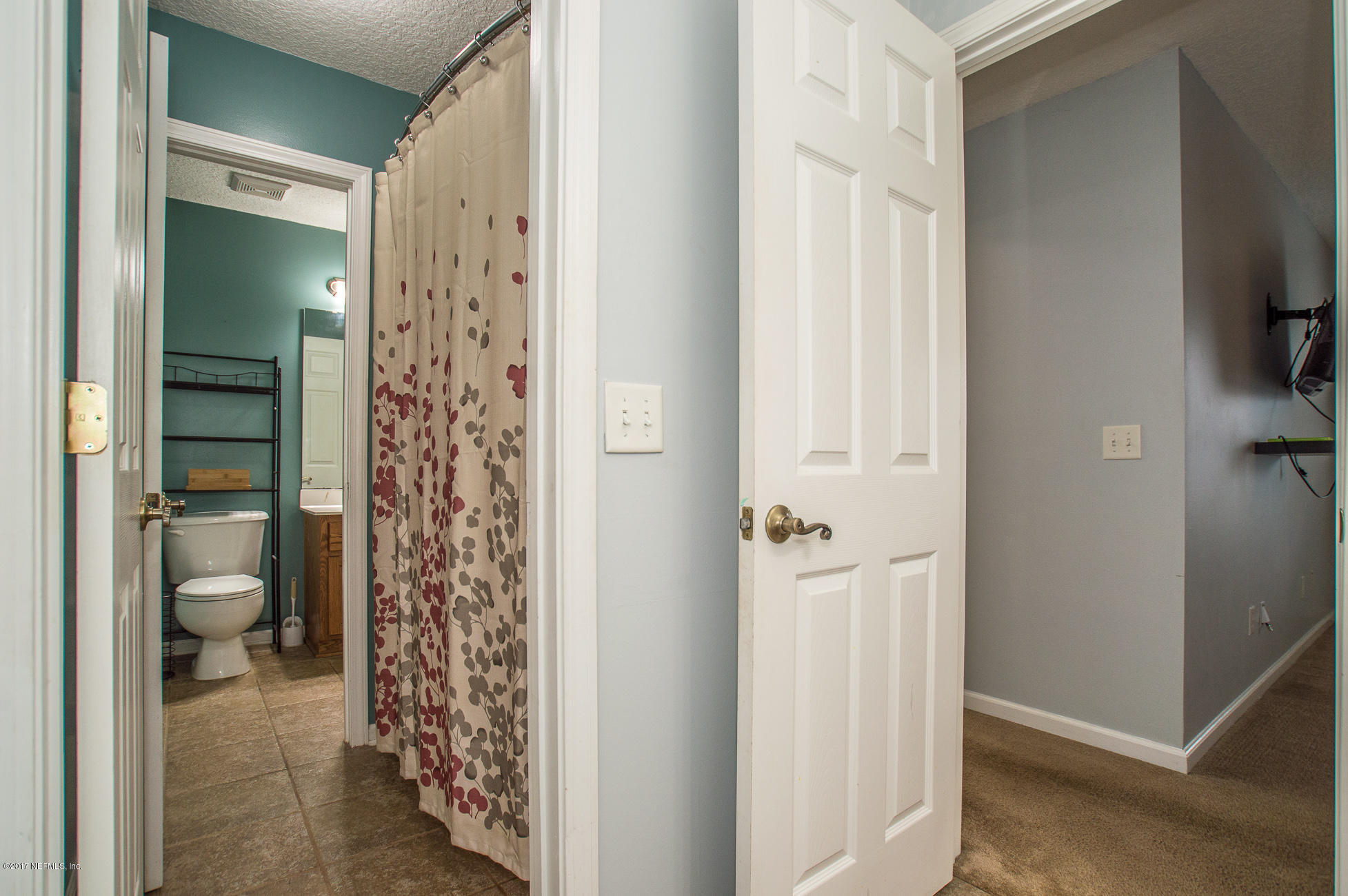 2864 Longleaf Ranch Circle Middleburg, FL 32068 - Photo 17 of 40 Hall Bath