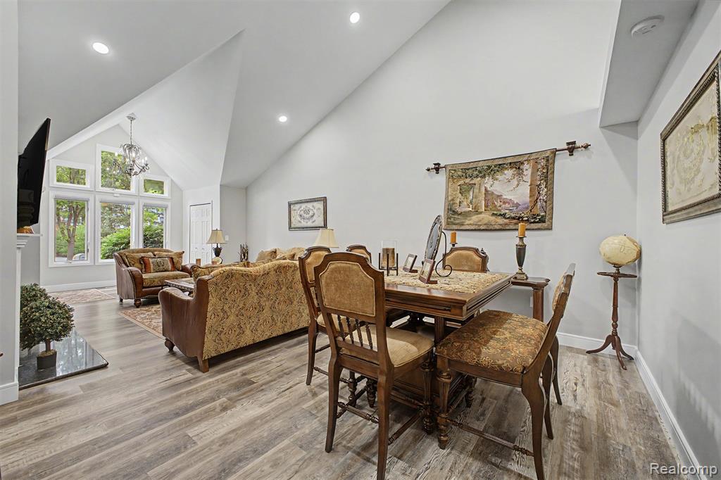 816 North Beech Daly Road Dearborn Heights, MI 48127 - Photo 10 of 47