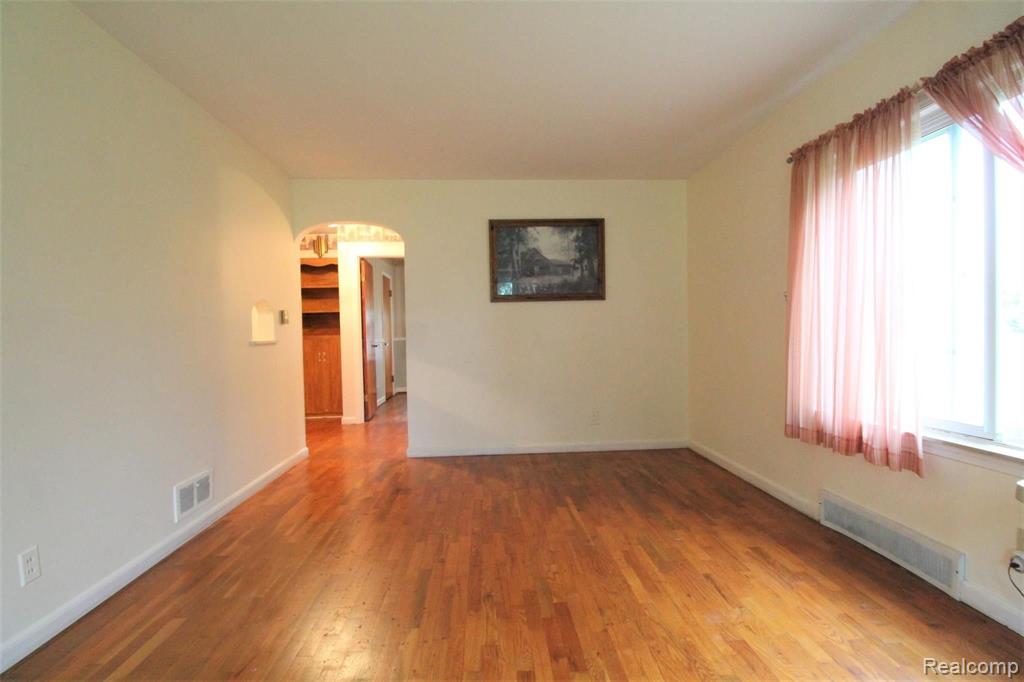 311 Davis Lake Road Lapeer, MI 48446 - Photo 8 of 38