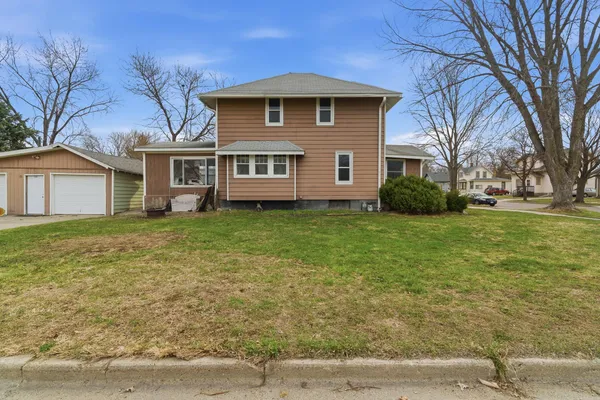 $99,000 | 701 East 1st Street, Fairmont, MN 56031