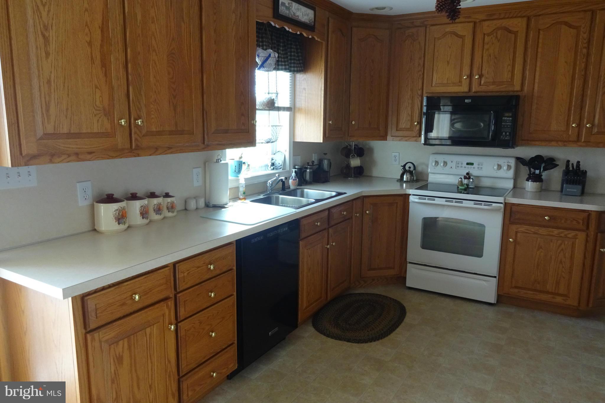 786 Rutherford Drive Greencastle, PA 17225 - Photo 12 of 29 Kitchen