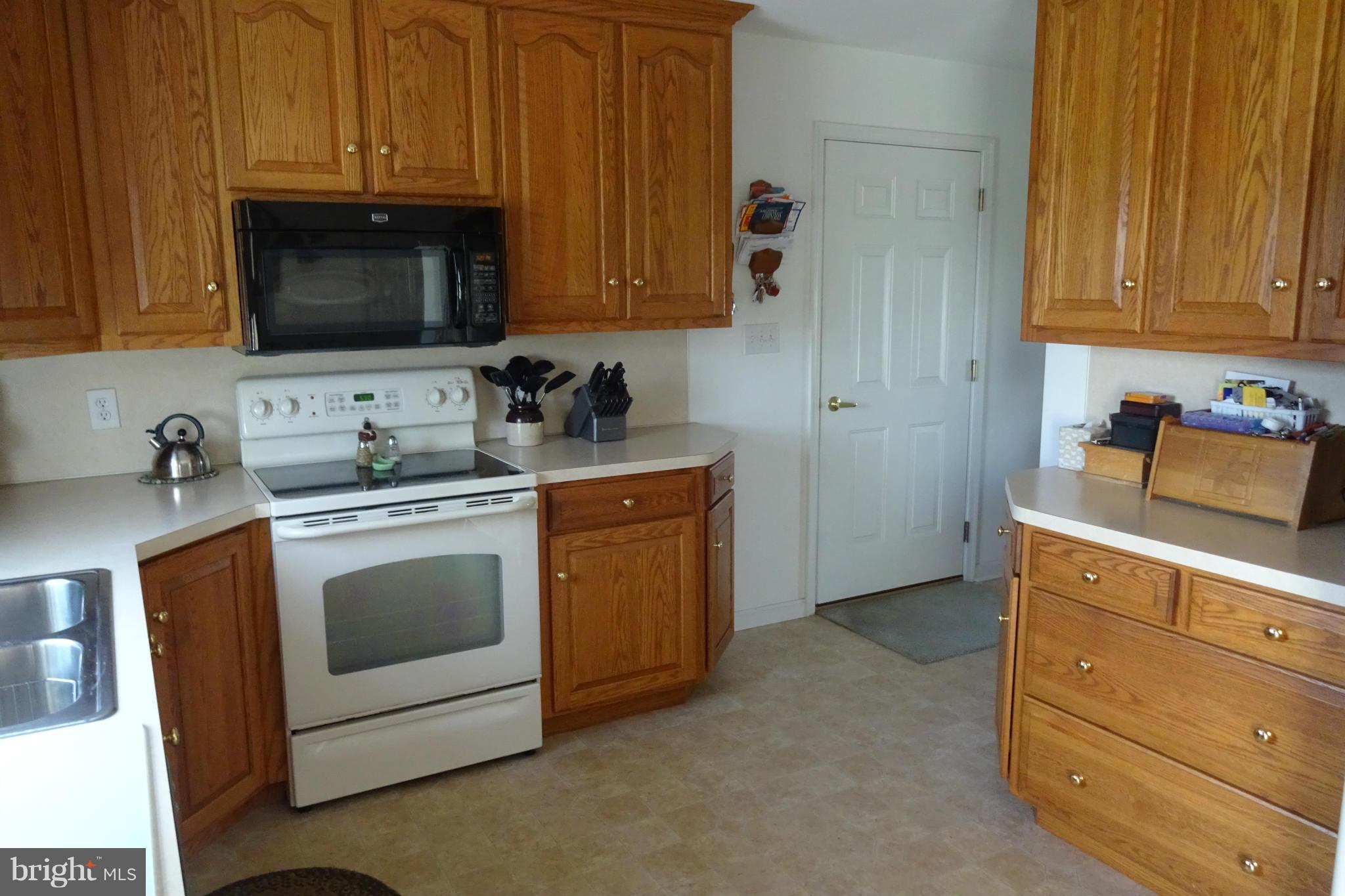 786 Rutherford Drive Greencastle, PA 17225 - Photo 13 of 29 Kitchen