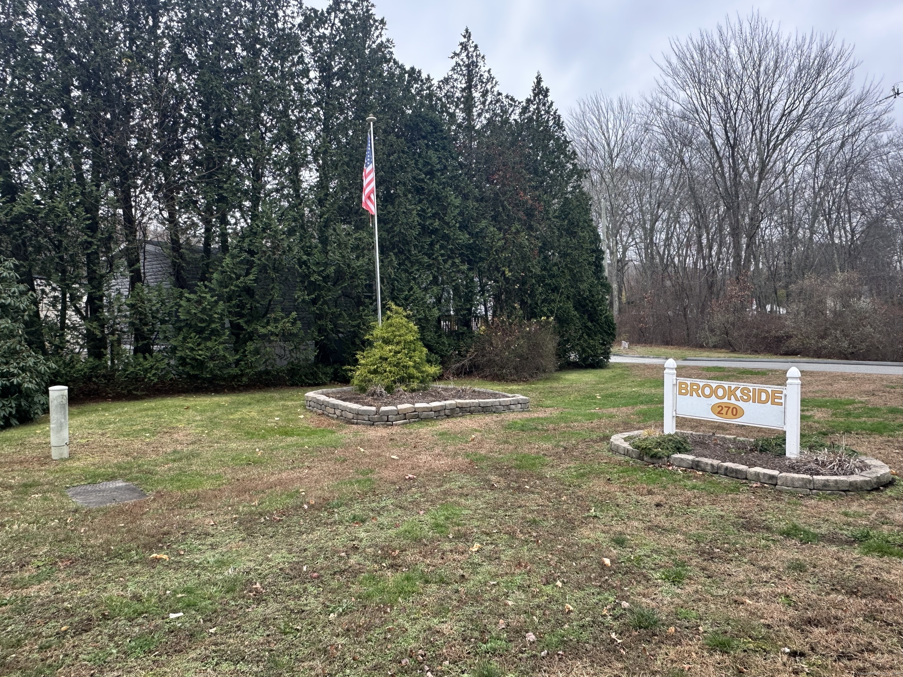 270 Boston Post Road Waterford, CT 06385 - Photo 3 of 20 Park Entrance U Shaped