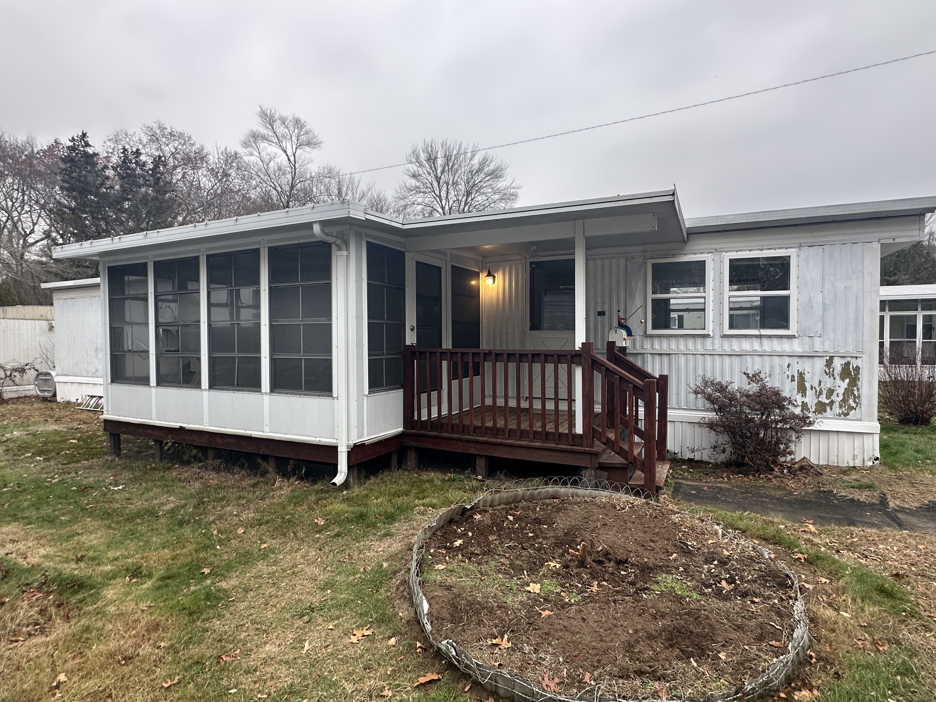 270 Boston Post Road Waterford, CT 06385 - Photo 4 of 20 Front of Mobile Home w/Garden